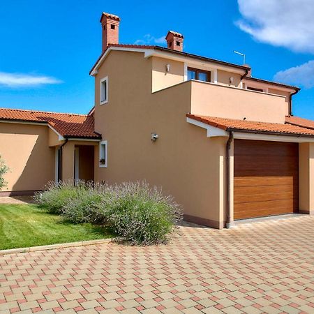 Villa Bartona For 8 Persons With Private Swimmingpool Pula Buitenkant foto