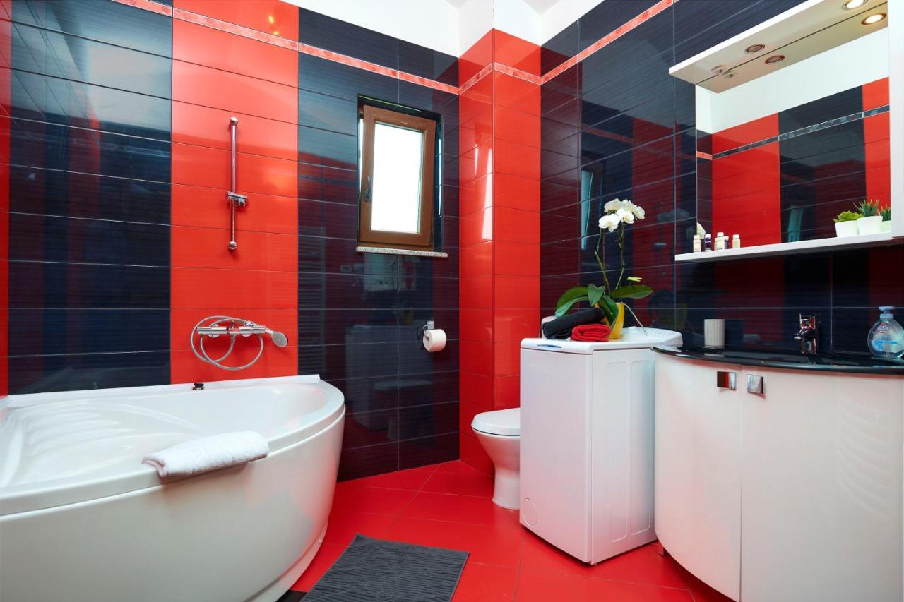 Villa Bartona For 8 Persons With Private Swimmingpool Pula Buitenkant foto