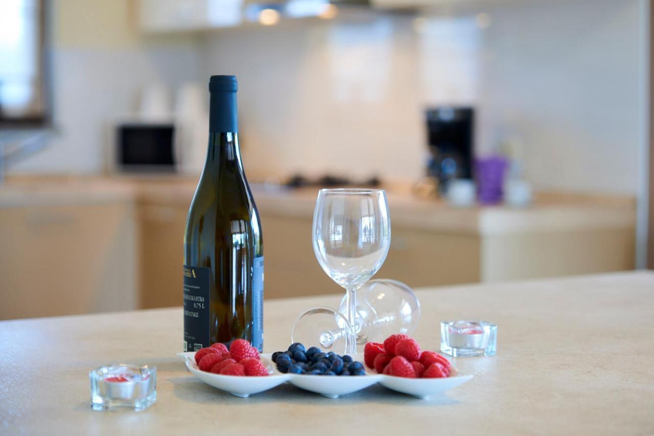 Villa Bartona For 8 Persons With Private Swimmingpool Pula Buitenkant foto